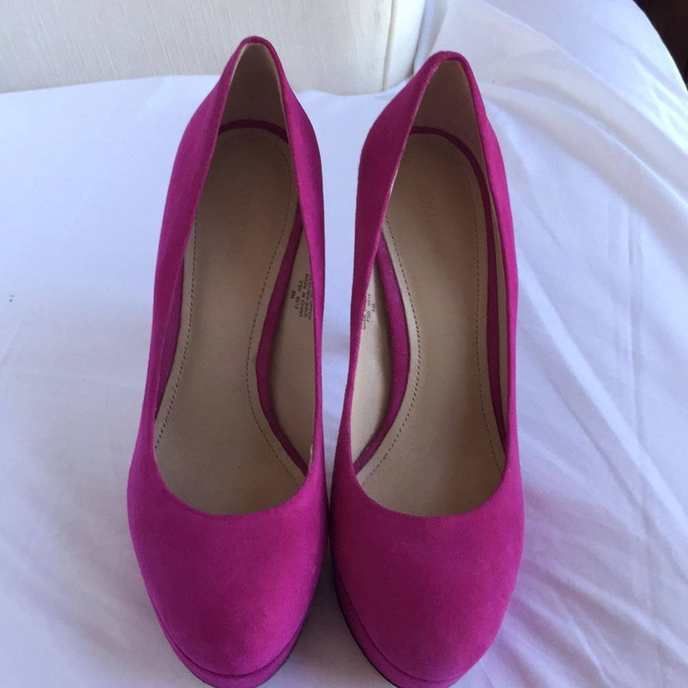 Joan and David hot pink Platform pumps